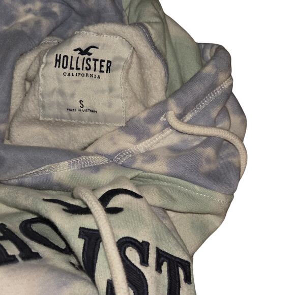 Women's Hollister Sky Blue Tie-Dye Hoodie - Cozy & Stylish- Size Sm - Picture 5 of 5